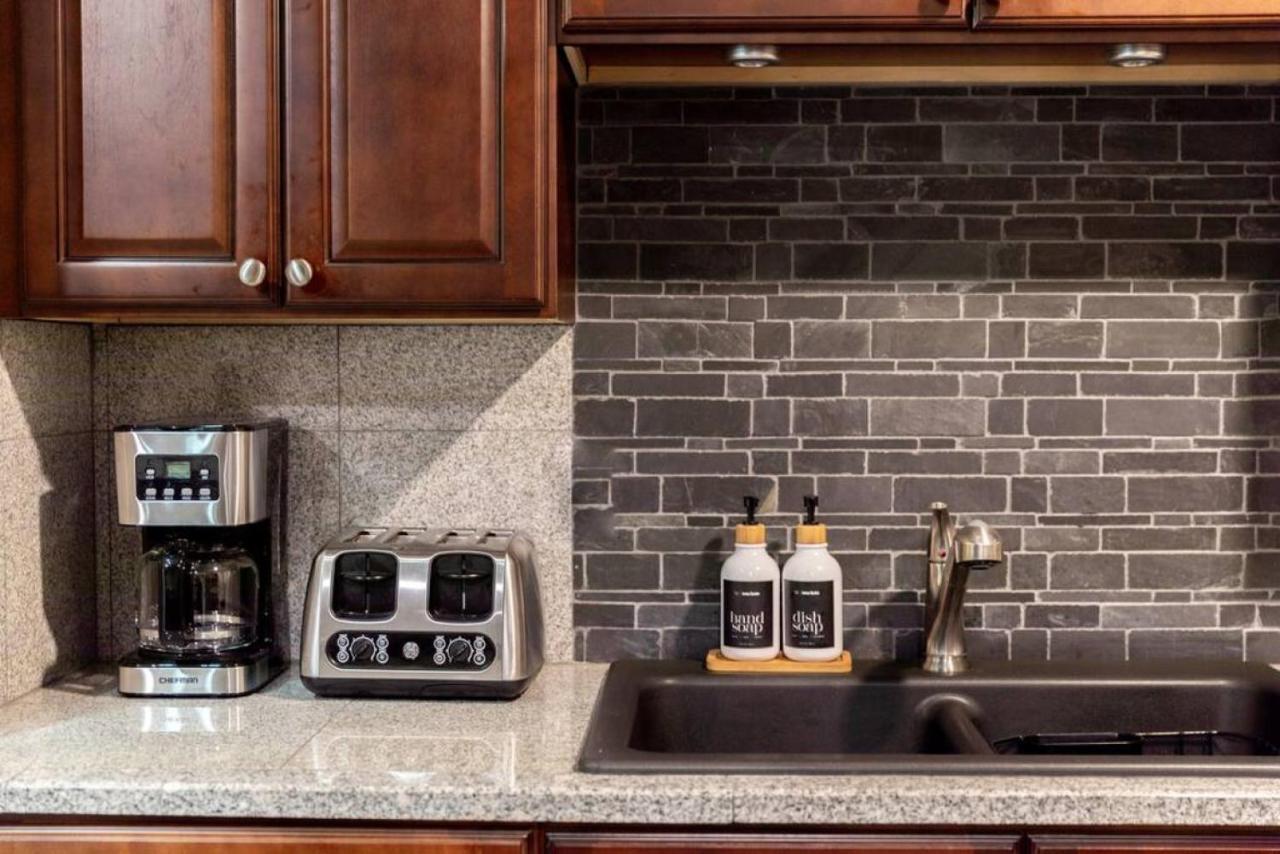 Downtown Nashville Condo, Walk To Broadway With Free Parking Exterior photo